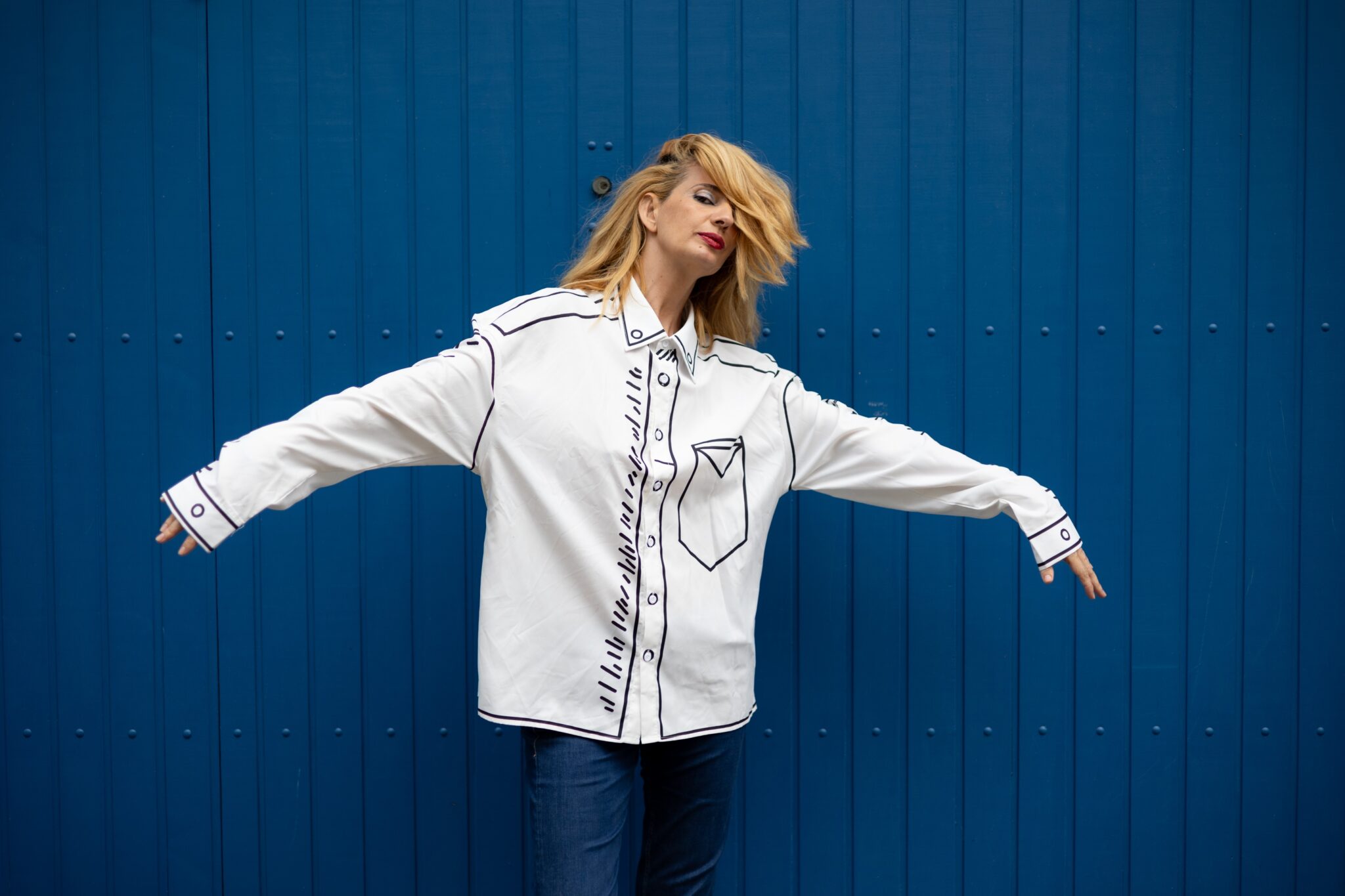 letrux-se-fragmenta-entre-as-cancoes-do-quarto-album,-‘sad-sexy-silly-songs’