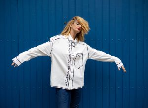 letrux-se-fragmenta-entre-as-cancoes-do-quarto-album,-‘sad-sexy-silly-songs’