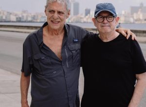 chico-buarque-vai-a-havana-gravar-com-o-cantor-cubano-silvio-rodriguez