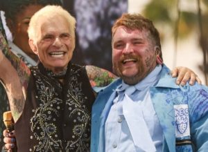 lembra-dele?-david-lee-roth,-ex-van-halen,-reaparece-em-palco-do-coachella-2026